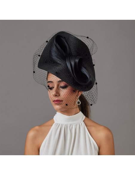 Elegante tocado de boda negro con velo y lazada - Pamelas y Tocados para madrinas - 2