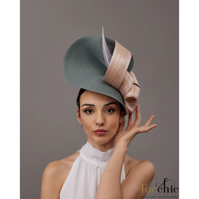 Elegante Tocado invitada de boda gris y rosa nude con plumas - Pamelas y Tocados para madrinas - 1