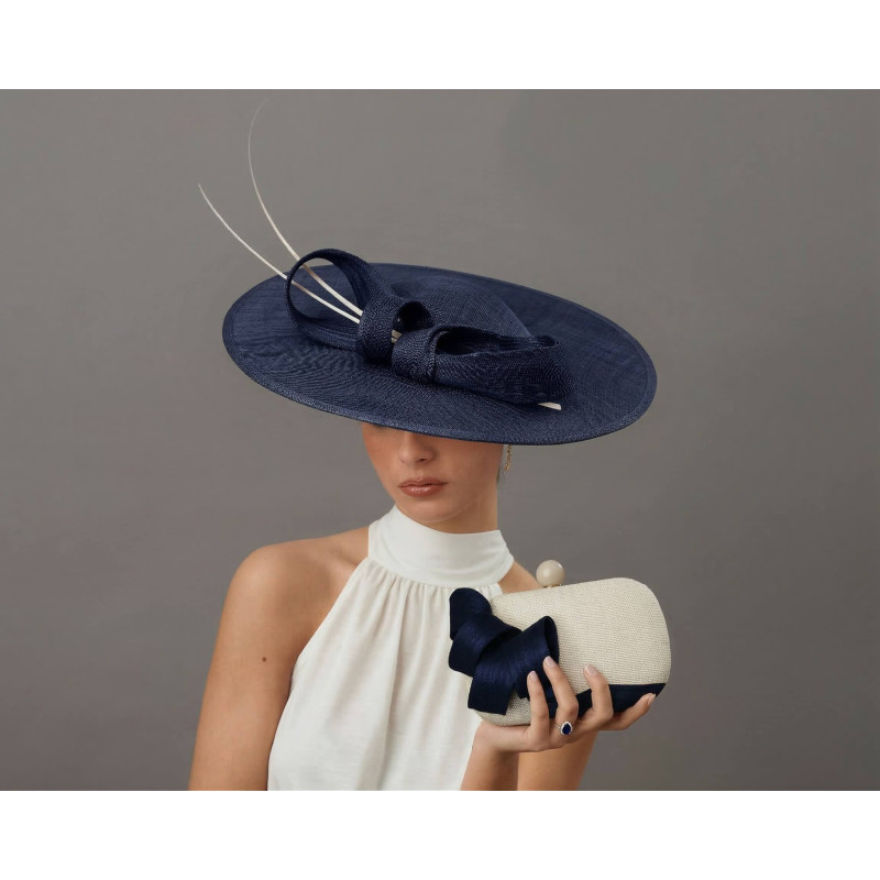 Elegante Pamela azul marino con lazo para madrina de boda - Pamelas y Tocados para madrinas - 4 Elegante Pamela azul marino con lazo para madrina de boda - Pamelas y Tocados para madrinas - 4