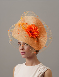 Tocado naranja y beige invitada de boda perfecta - Pamelas y Tocados para madrinas - 1 2