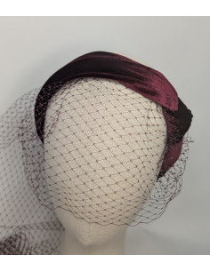 Diadema personalizada granate de terciopelo con velo para boda - Sombreros y Tocados para bodas de mañana - 1