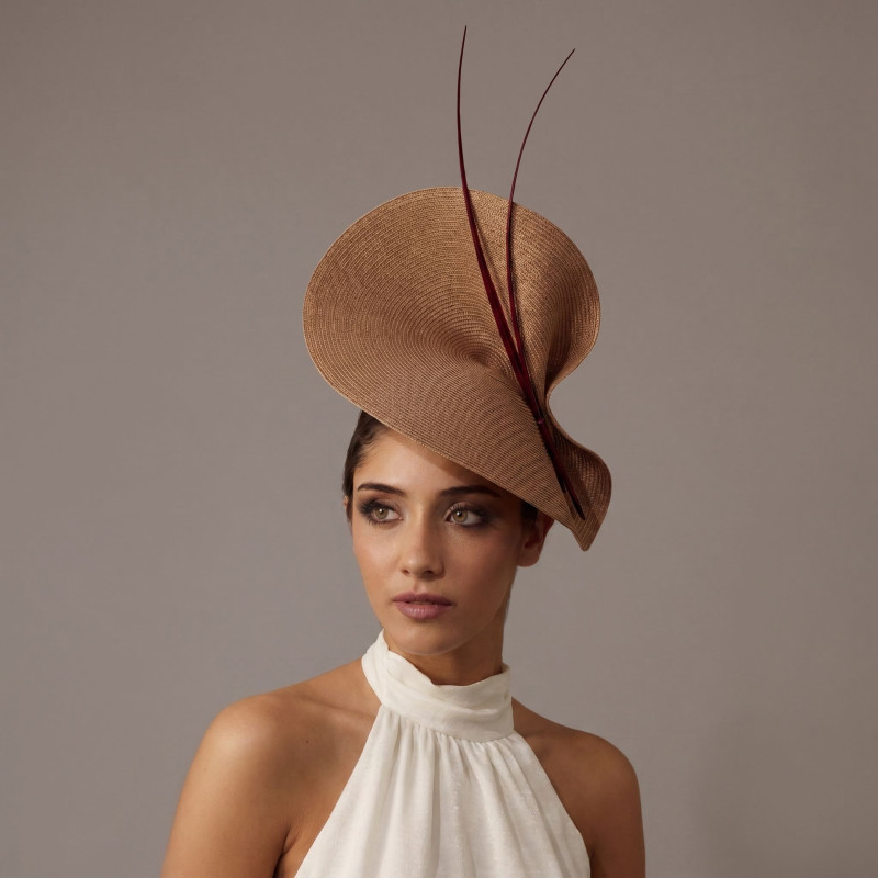 Sombrero para madrina de boda granate y beige - Pamelas y Tocados para madrinas - 1