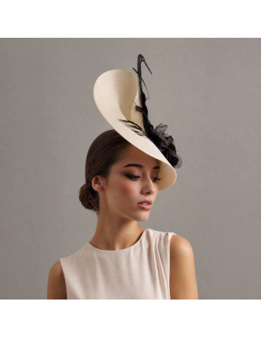 Elegante Tocado de boda para invitada - Pamelas y Tocados para madrinas - 3