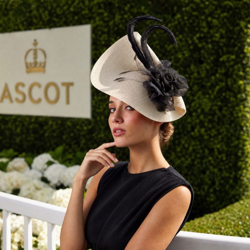 Kentucky Derby Ivory and black fascinator for woman - Wedding hats for women - 5 Kentucky Derby Ivory and black fascinator for woman - Wedding hats for women - 5