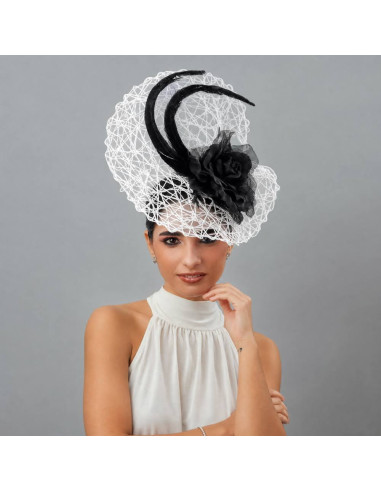 Tocado invitada de boda blanco y negro - Pamelas y Tocados para madrinas - 1