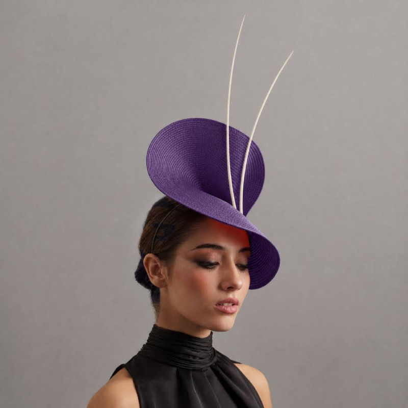 Elegante sombrero morado para madrina en boda de mañana - Pamelas y Tocados para madrinas - 3 Elegante sombrero morado para madrina en boda de mañana - Pamelas y Tocados para madrinas - 3