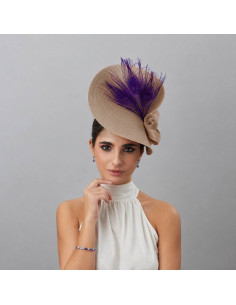 Tocado de boda para invitada perfecta beige y morado - Pamelas y Tocados para madrinas - 1