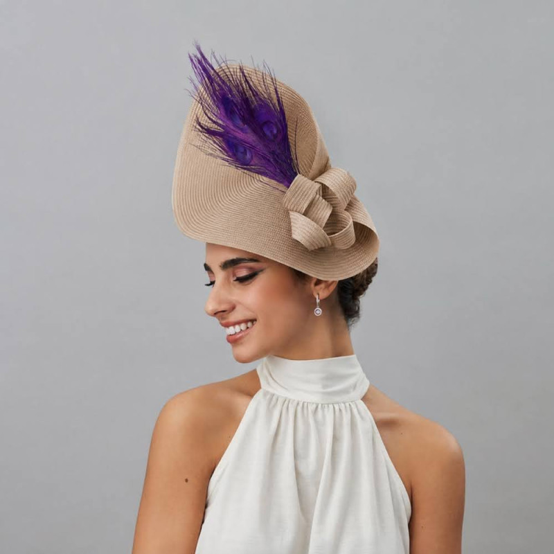 Tocado de boda para invitada perfecta beige y morado - Pamelas y Tocados para madrinas - 4