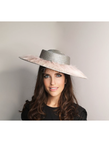 Elegante Sombrero para madrina de boda gris con plumas rosas - Pamelas y Tocados para madrinas - 5 Elegante Sombrero para madrina de boda gris con plumas rosas - Pamelas y Tocados para madrinas - 5