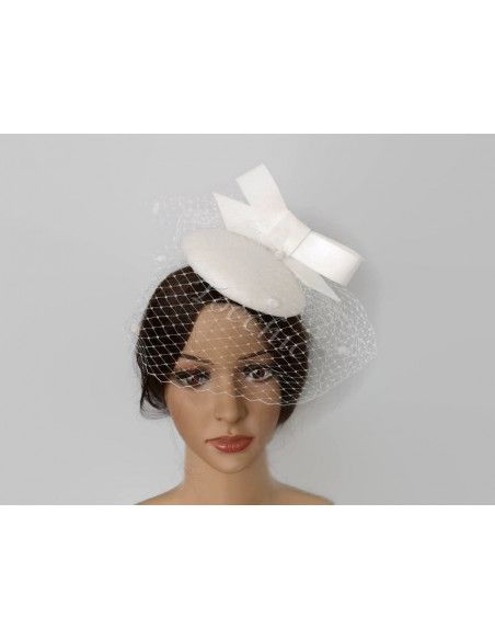 Tocado de fieltro blanco con lazo para novia - Sombreros y Tocados para bodas de mañana - 5 Tocado de fieltro blanco con lazo para novia - Sombreros y Tocados para bodas de mañana - 5